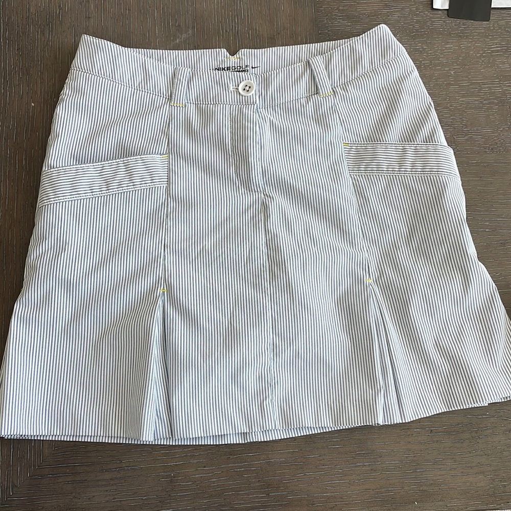 Nike golf white gray seersucker skirt